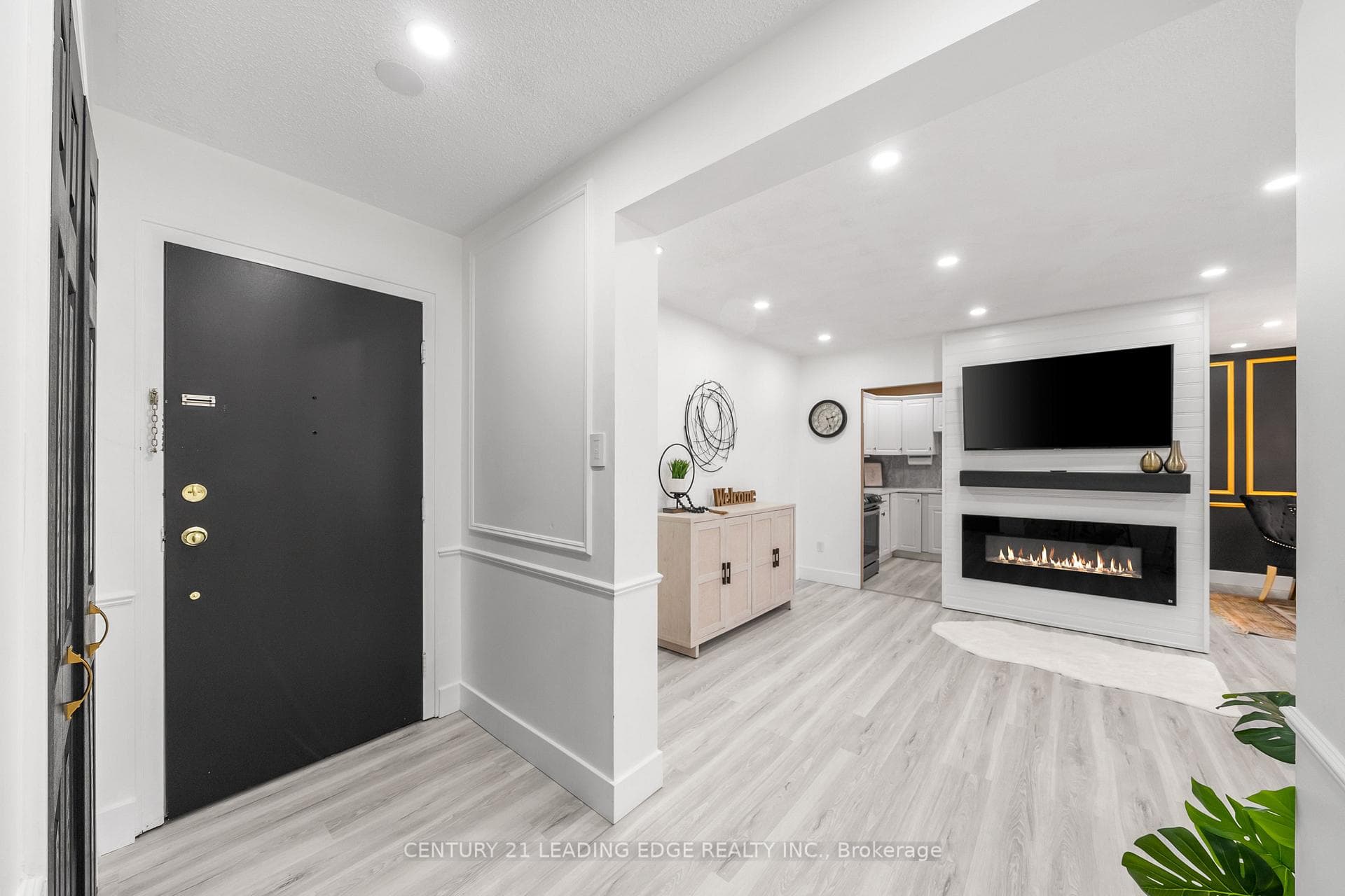 131 Taunton Road Unit 502 photo 3
