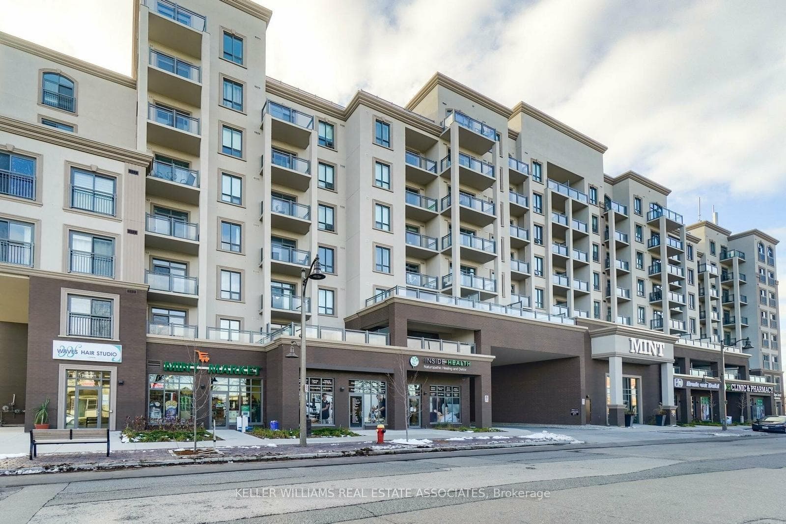 2486 Old Bronte Road Unit 311 photo 3