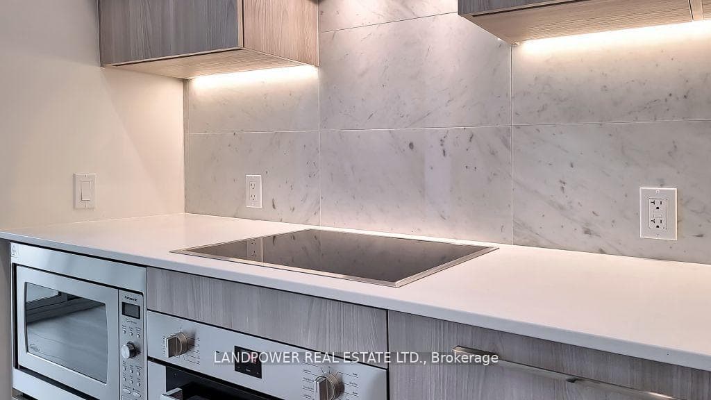 19 Bathurst Street Unit 3310 photo 7