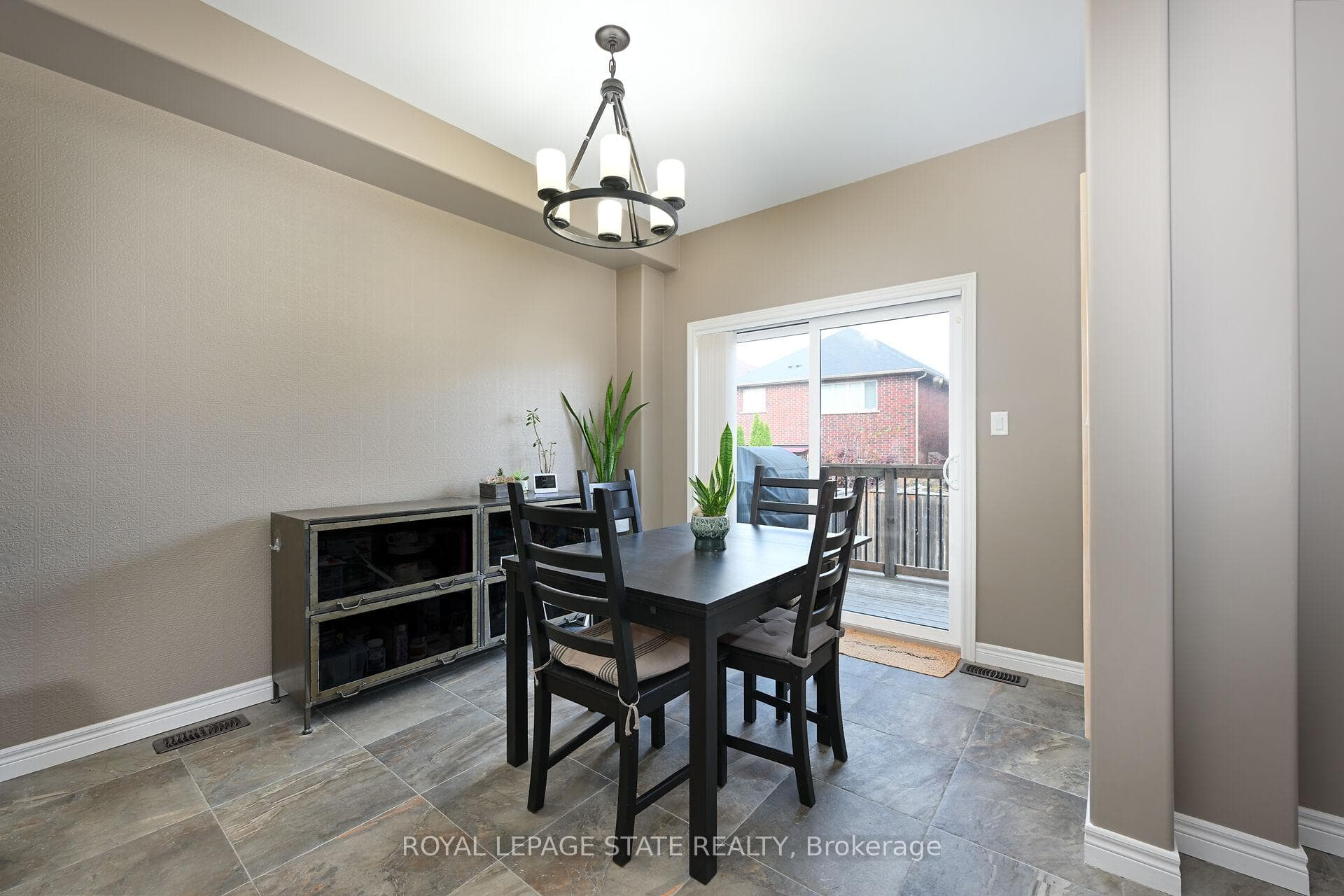 23 Edgeview Drive photo 9