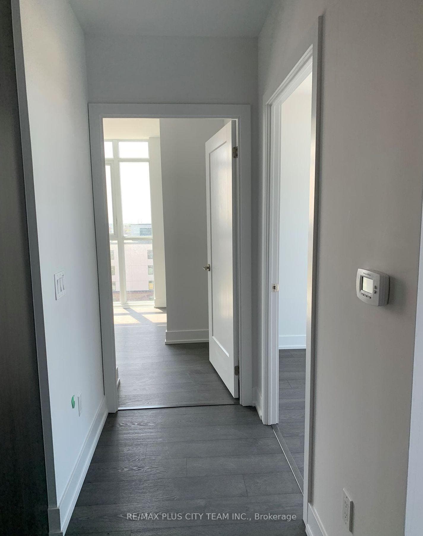 2550 Simcoe Street Unit 717 photo 4