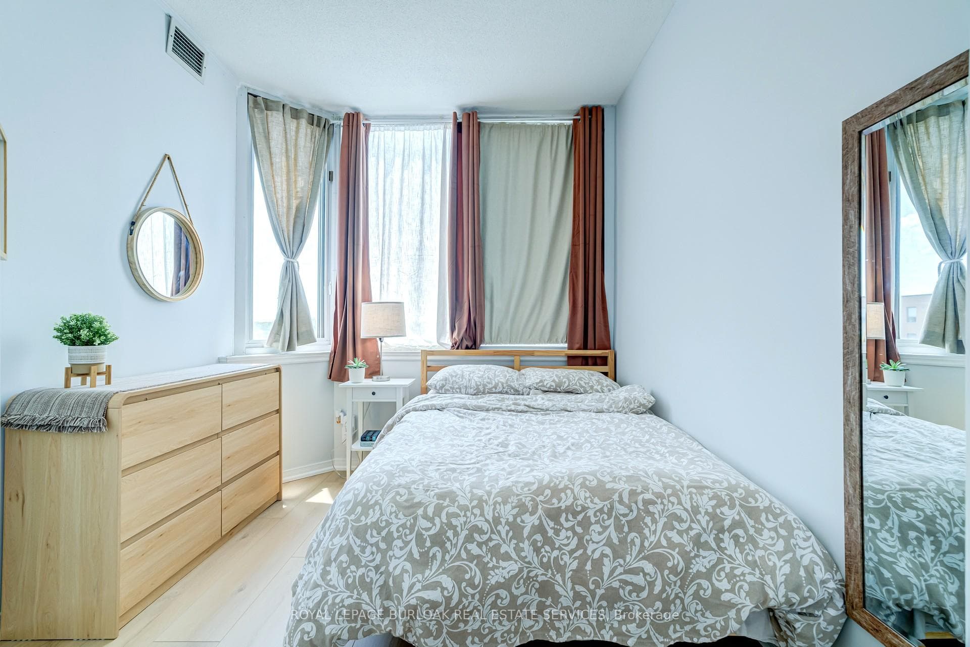 200 Limeridge Road Unit 804 photo 15