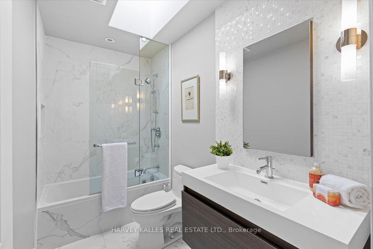 617 Castlefield Avenue photo 28