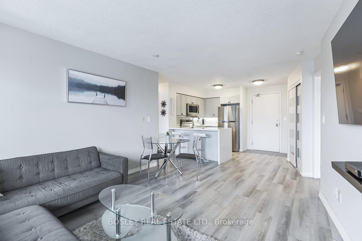 18 Valley Woods Road Unit 808 photo 13