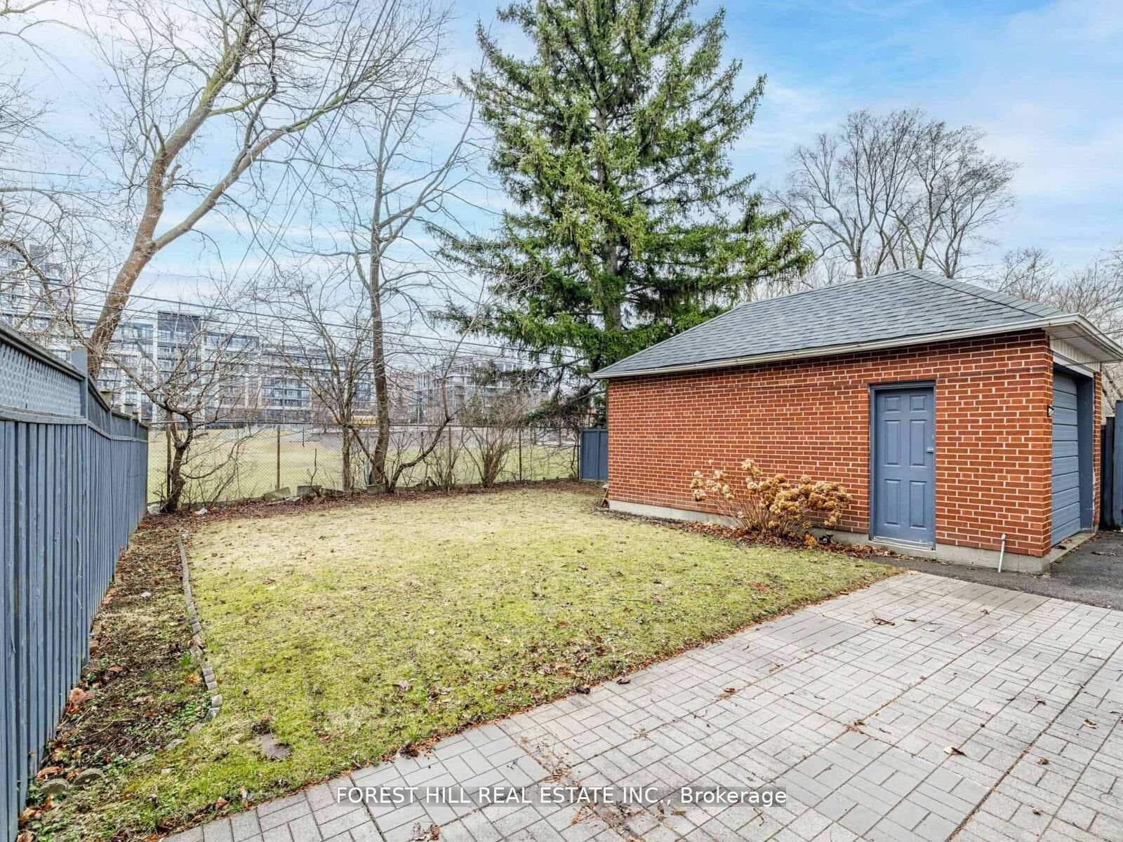 381 Hollywood Avenue photo 40