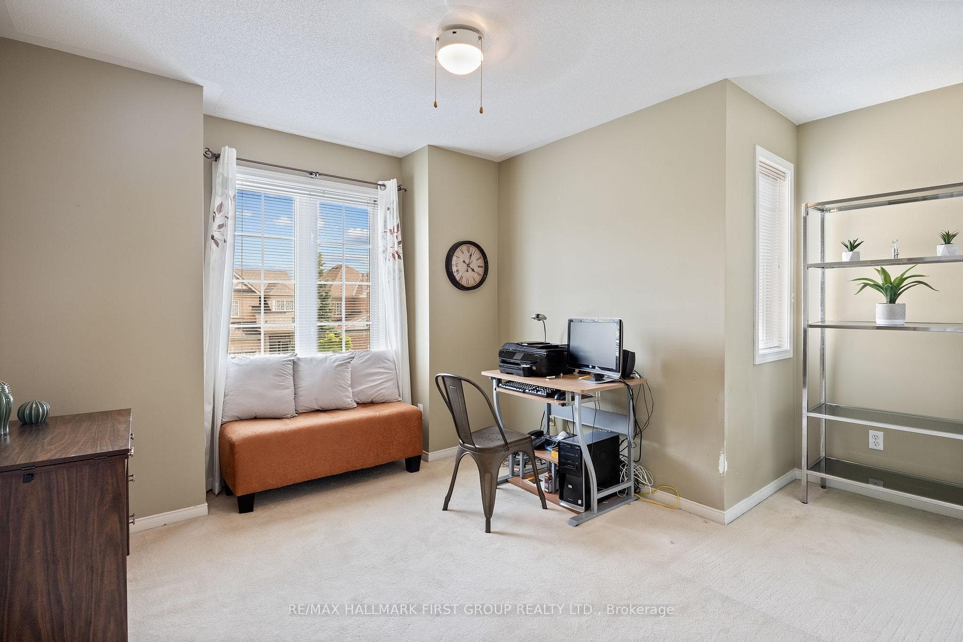 Bedroom/Office