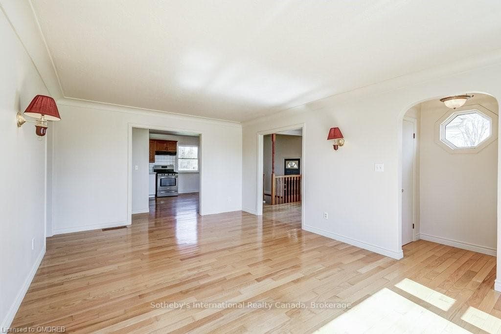 5688 SHERKSTON Road photo 5