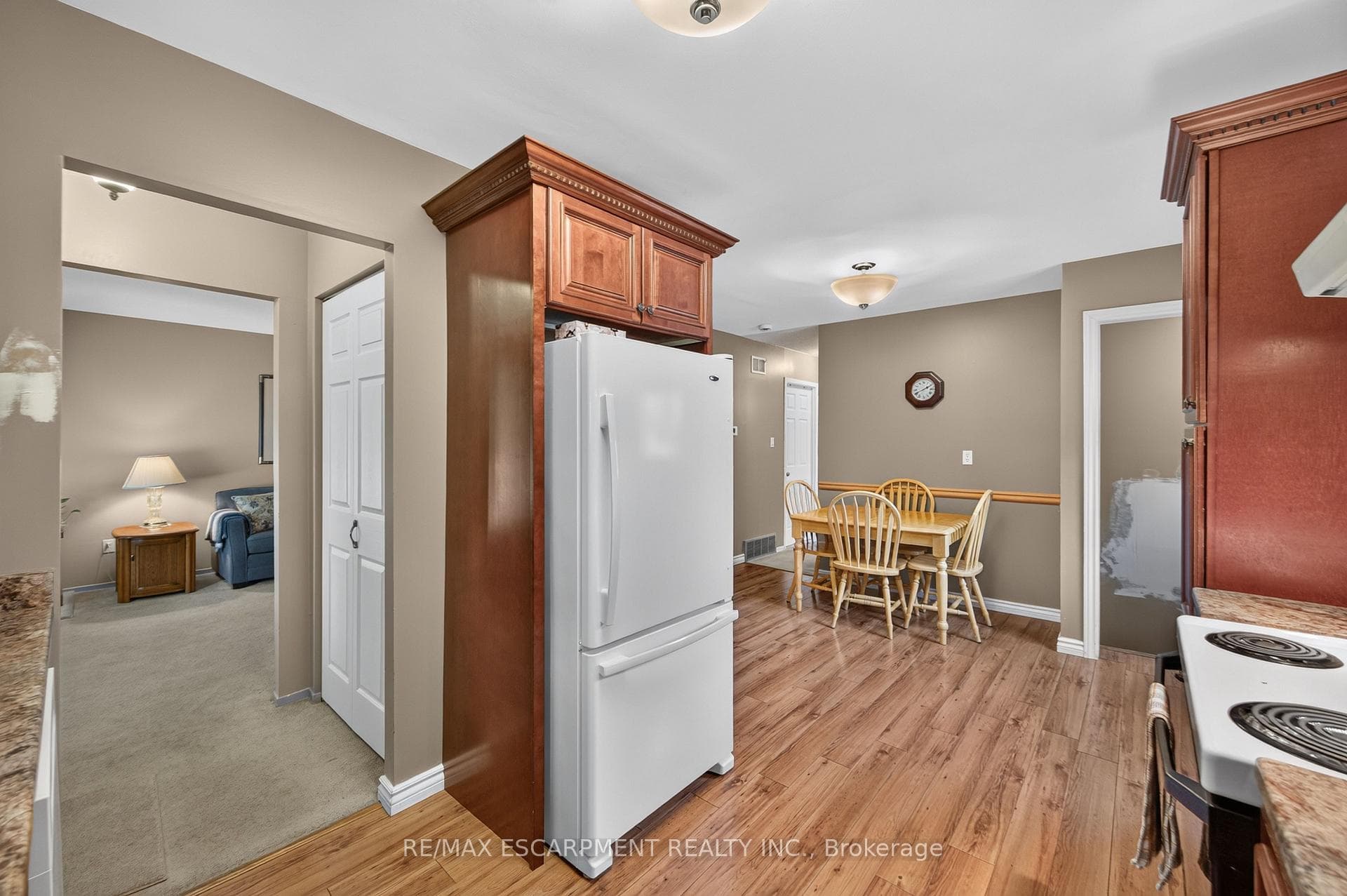 28 Boston Crescent photo 14