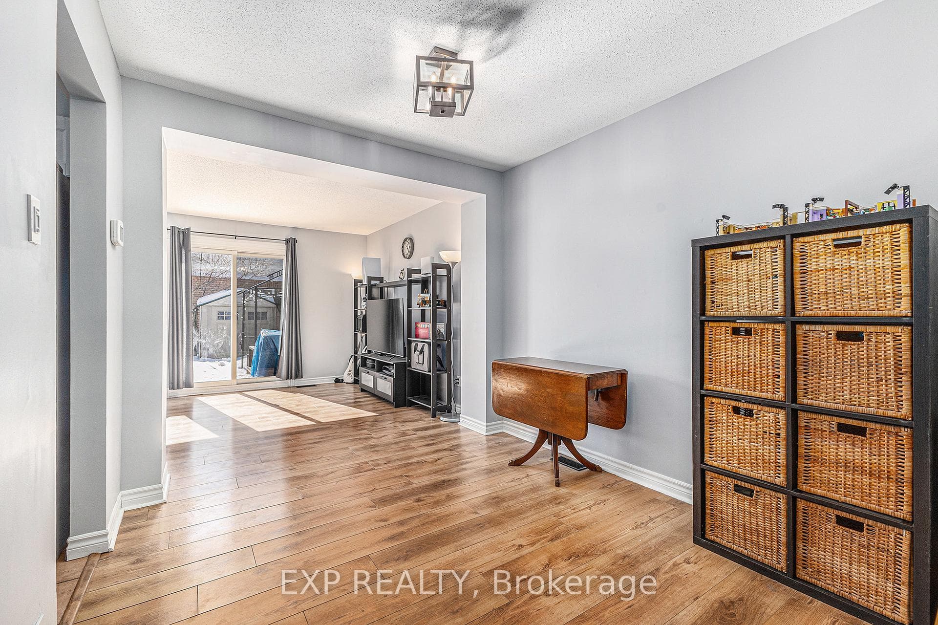 84 Woodford Way photo 11