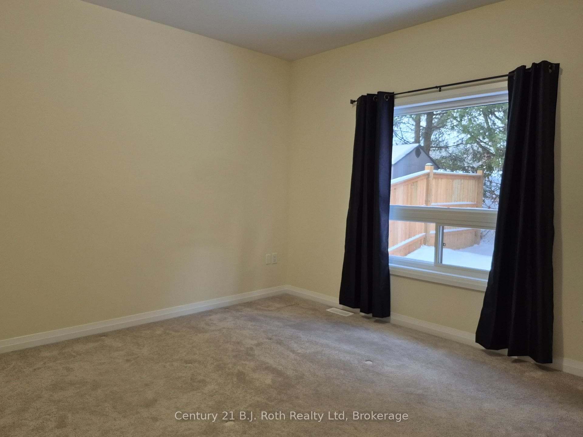 18 Revol Road photo 19