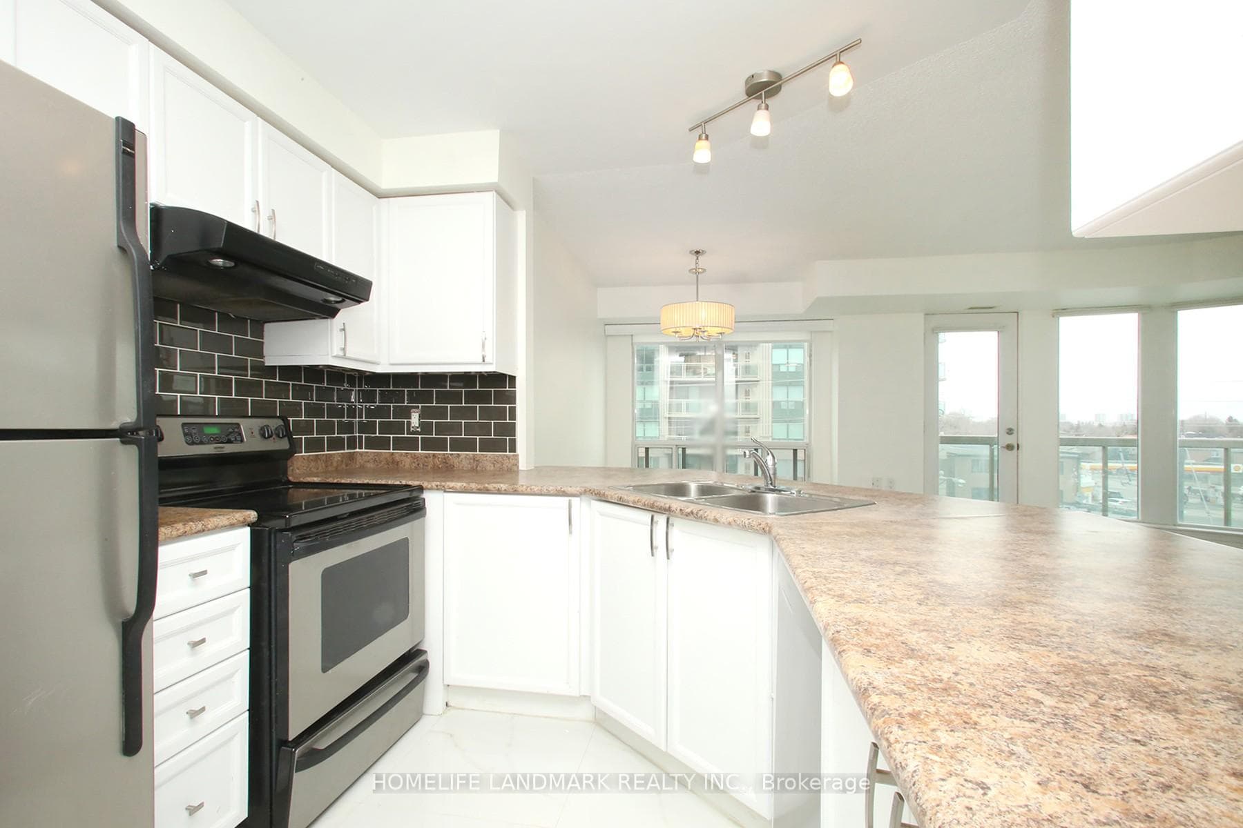 935 Sheppard Avenue Unit 413 photo 10
