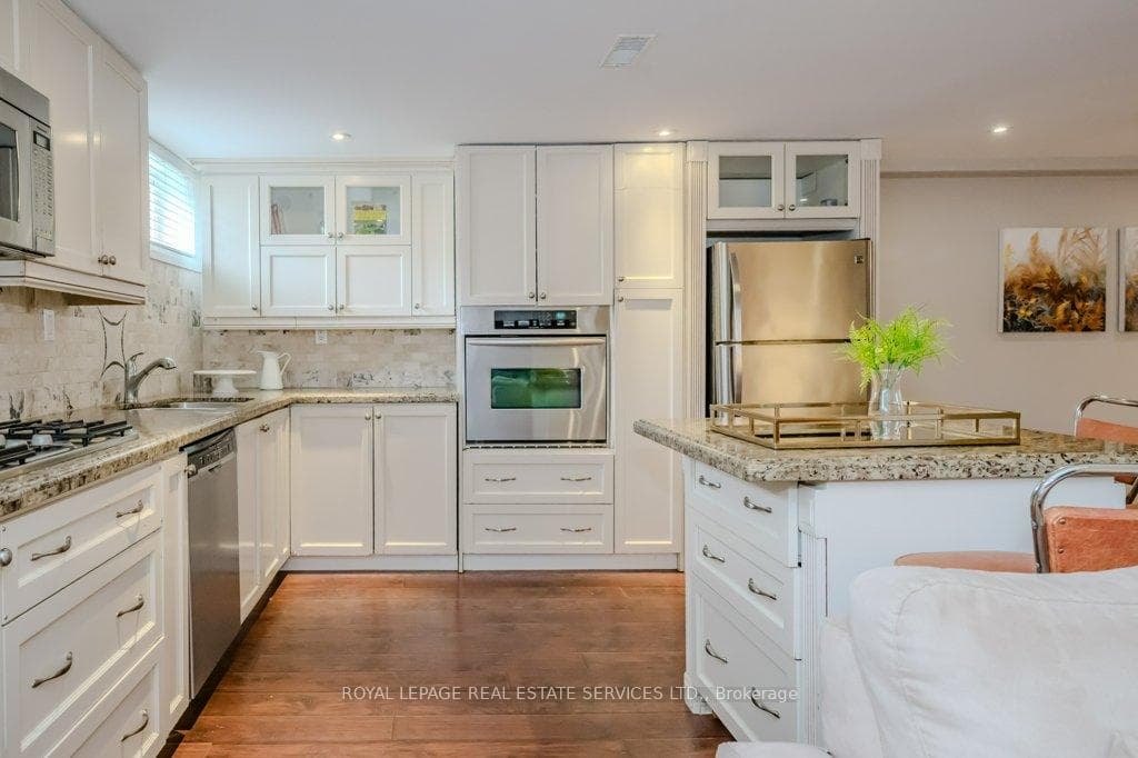 1415 Lewisham Drive photo 25