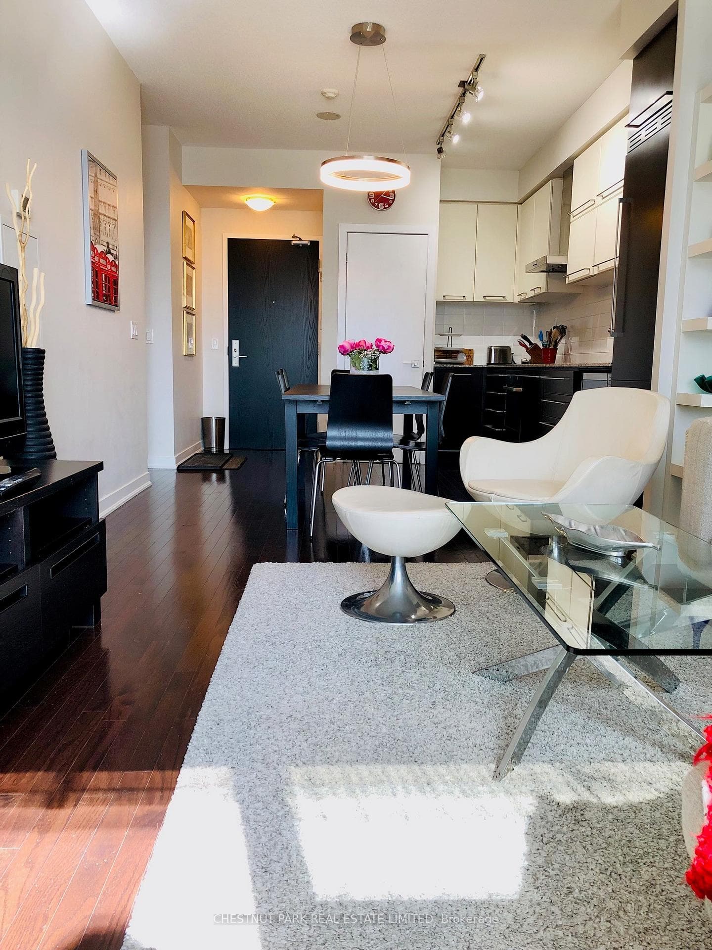 770 Bay Street Unit 1404 photo 5