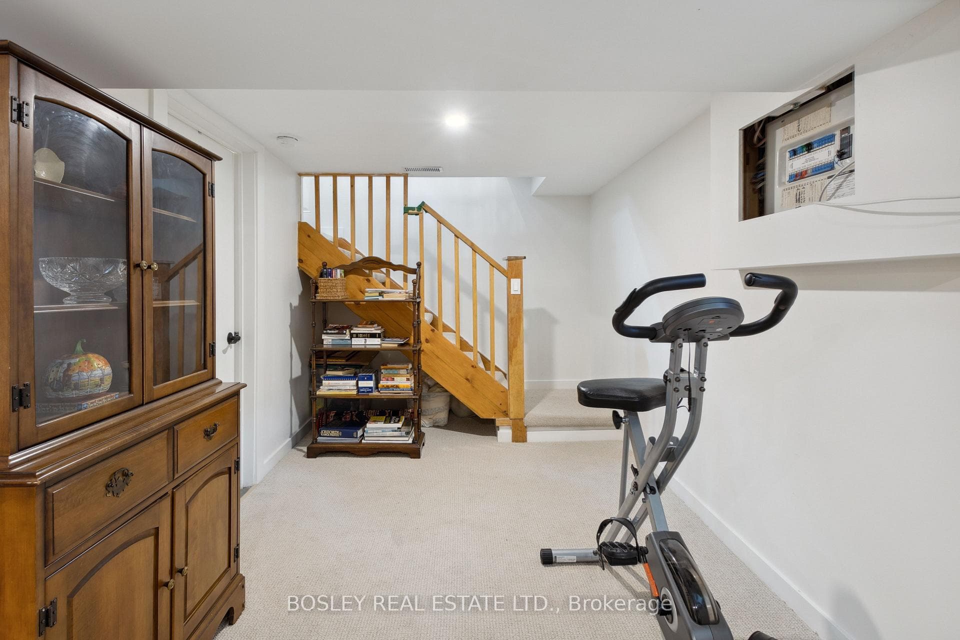 32 LOUISA Street photo 20