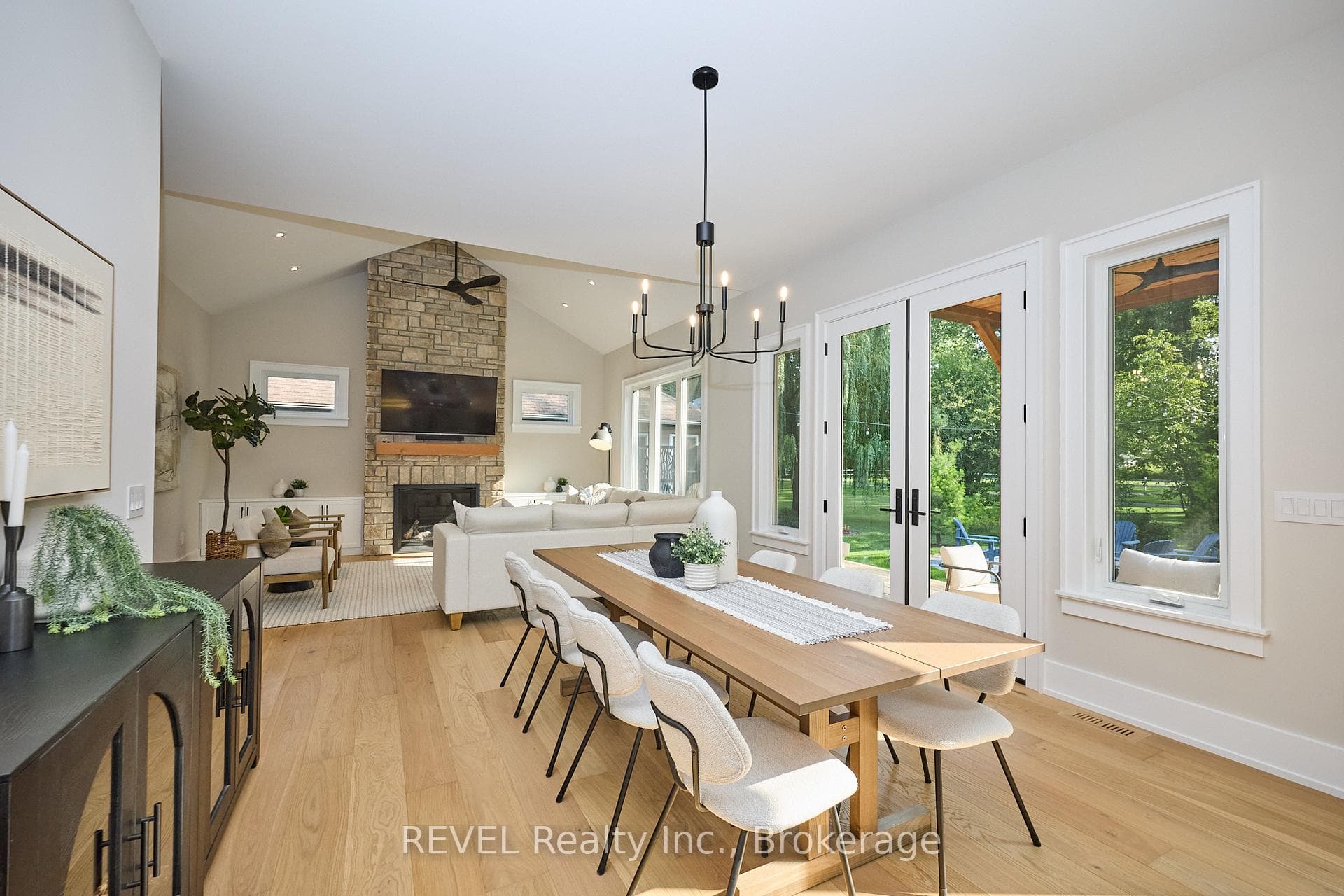 Light filled dining room