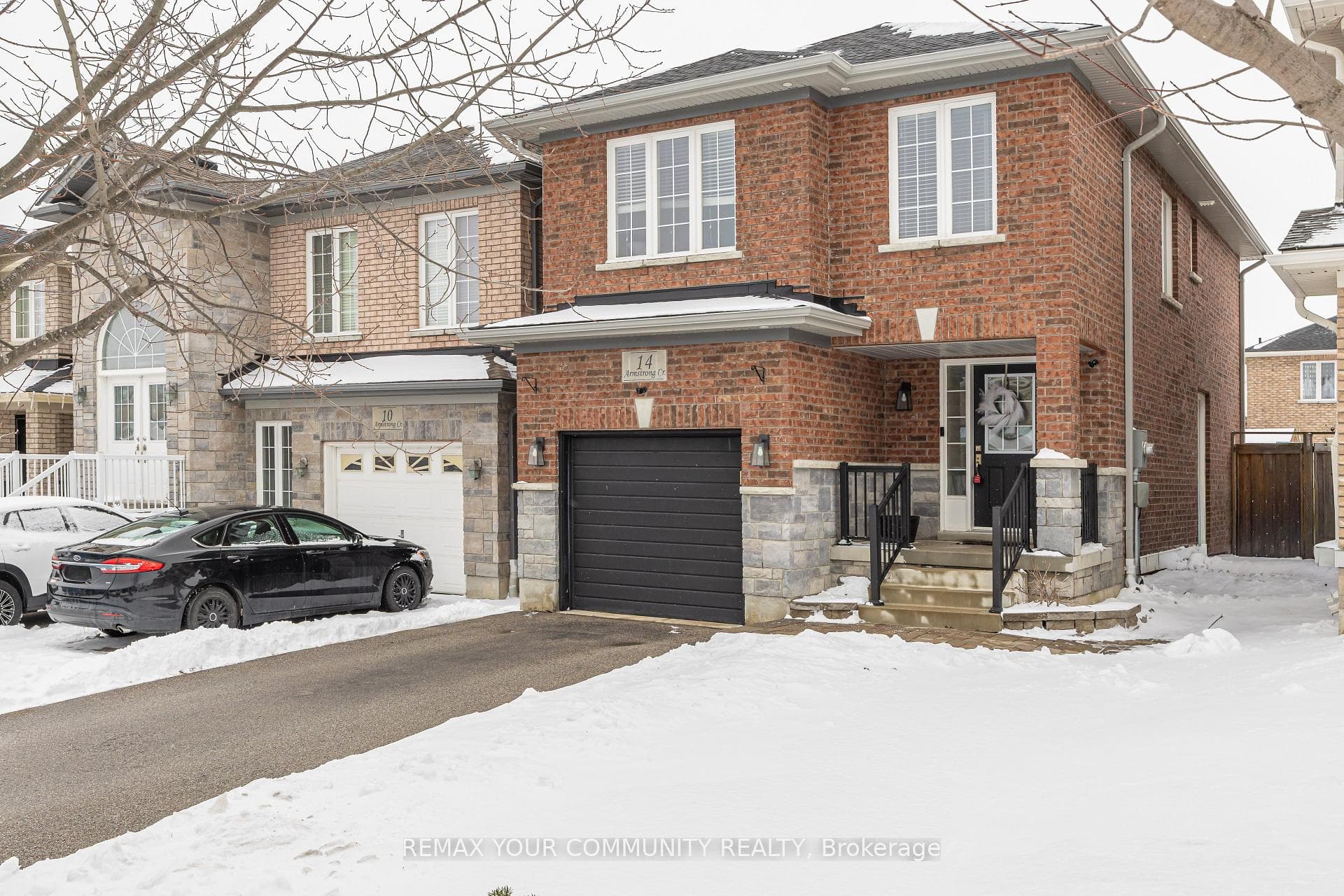 14 Armstrong Crescent photo 2