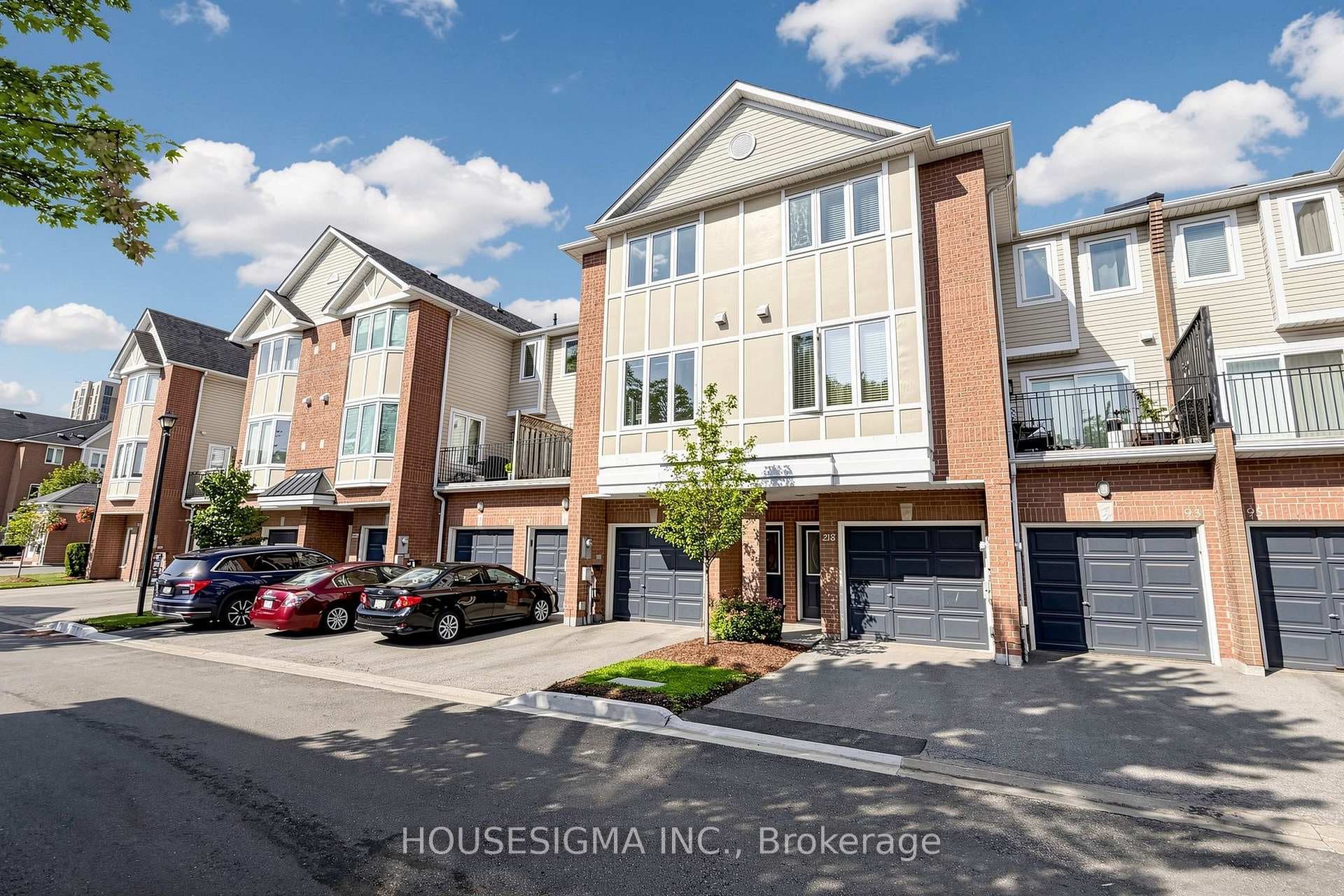 83 Mondeo Drive Unit 220 photo 2
