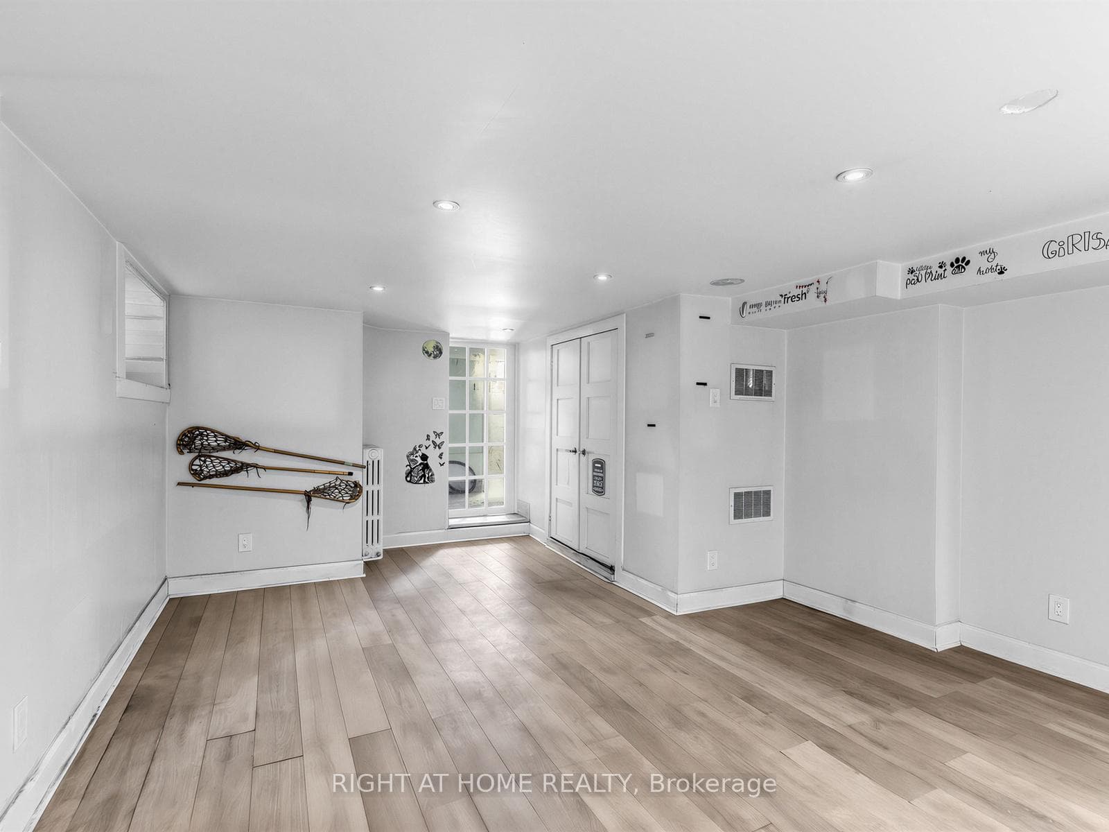91 Borden Street photo 29