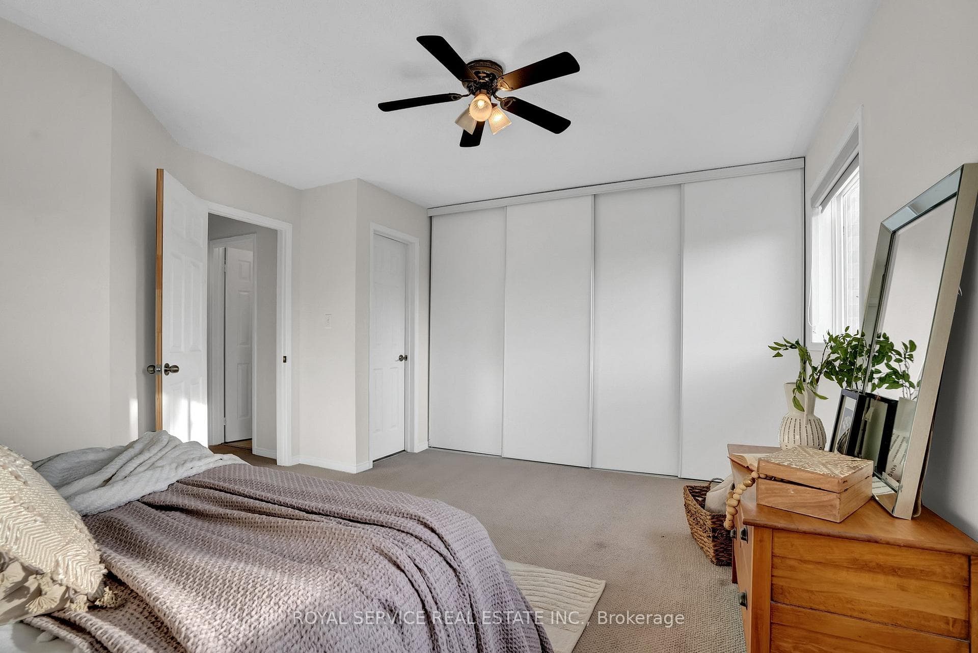 536 Nottingham Crescent photo 17