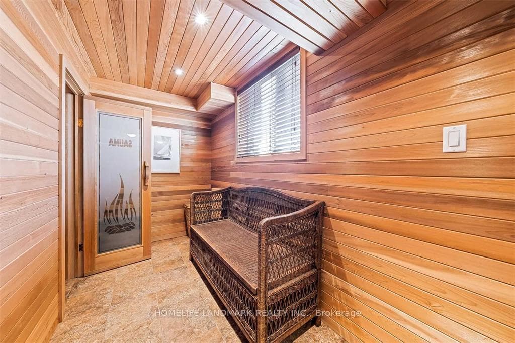 11 Ballard Crescent photo 25