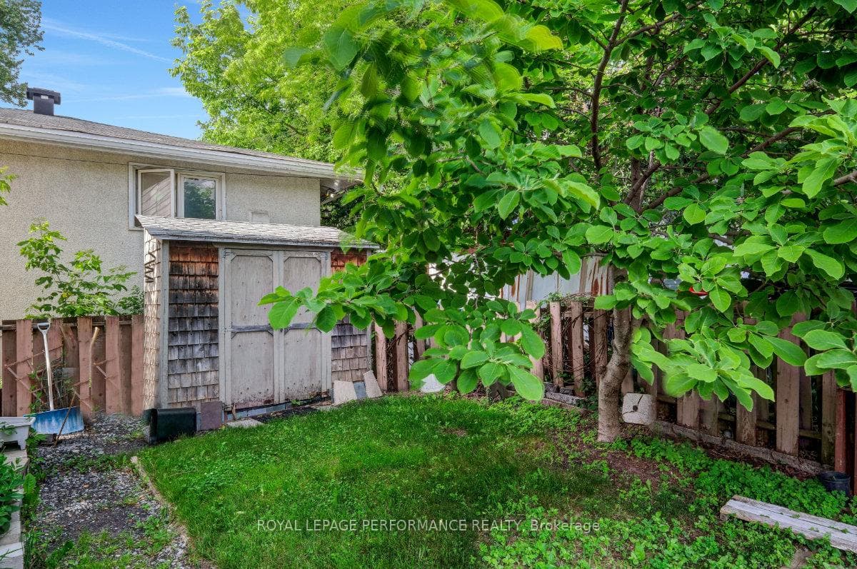 1141 North River Road photo 37