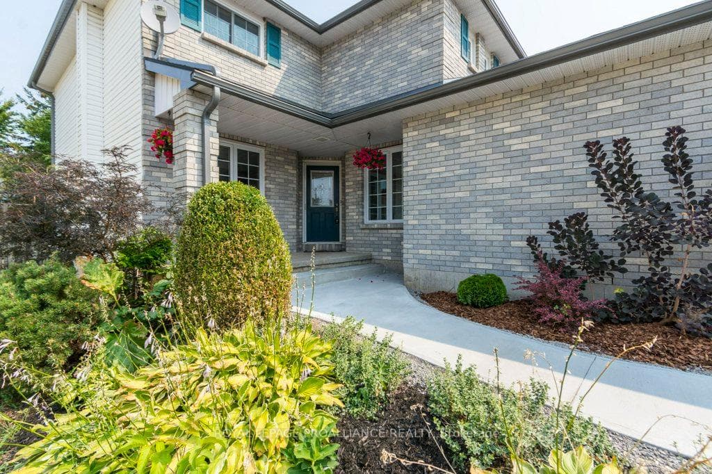 14 Sherwood Crescent photo 5