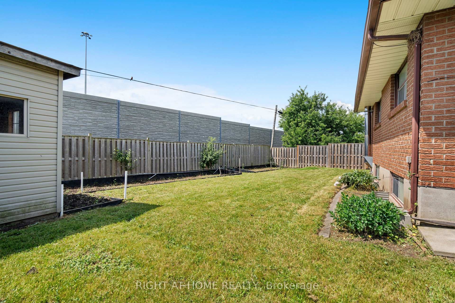 1030 MCCULLOUGH Drive photo 22