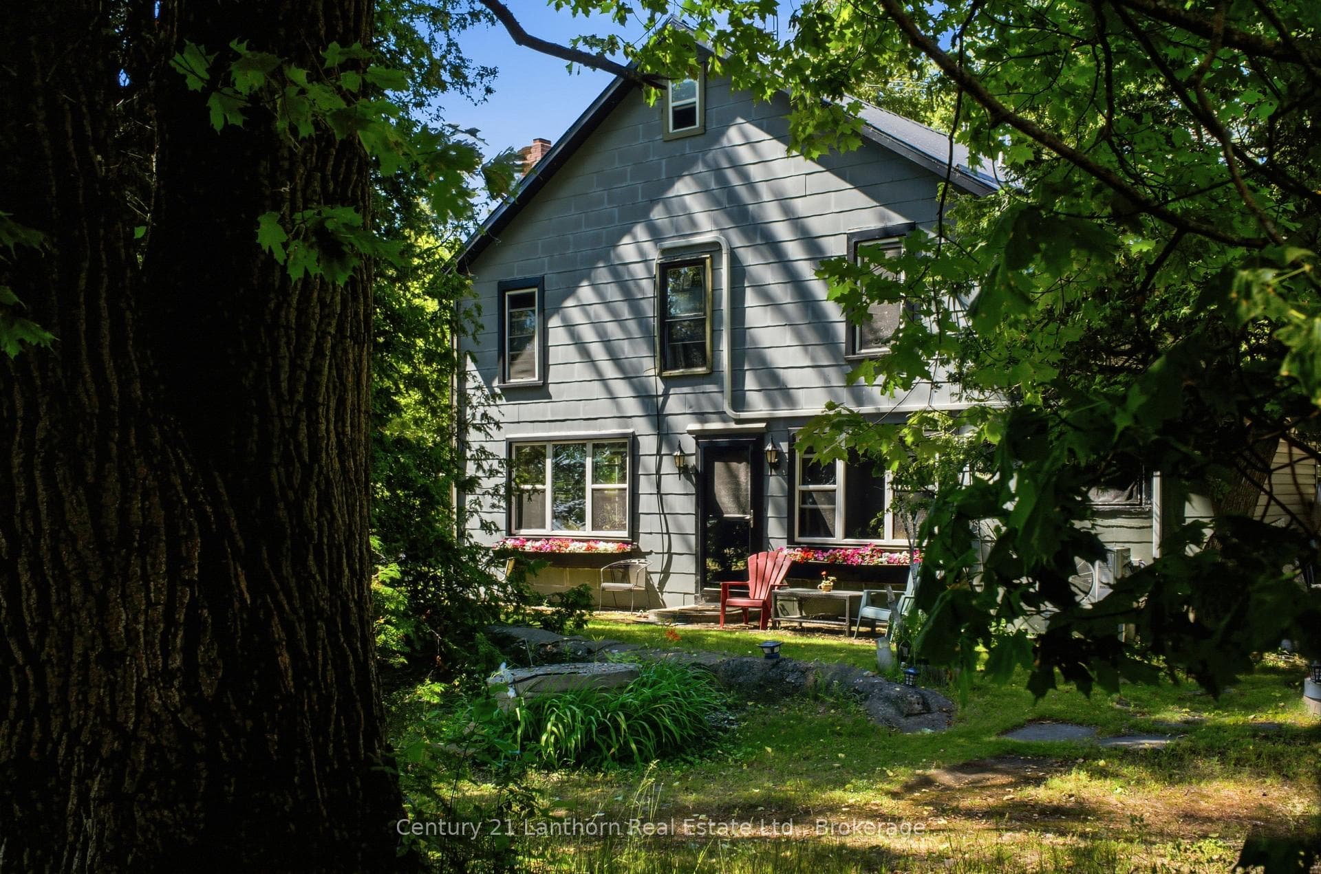 Historic Home with nearly 2000 square feet!