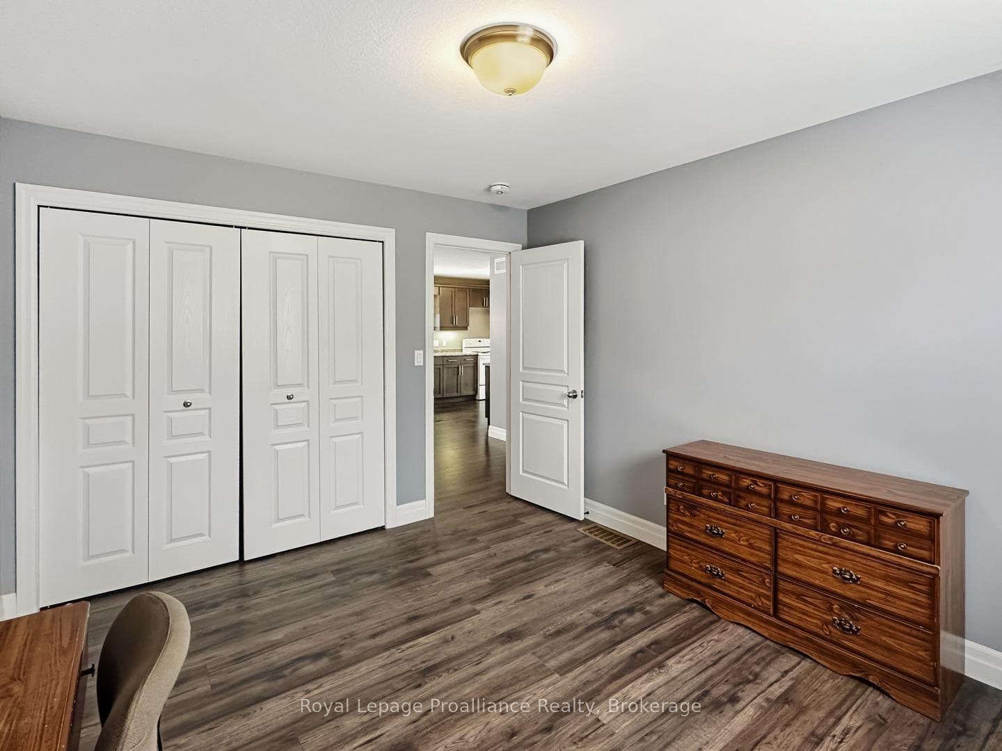 8 Tessa Boulevard photo 22