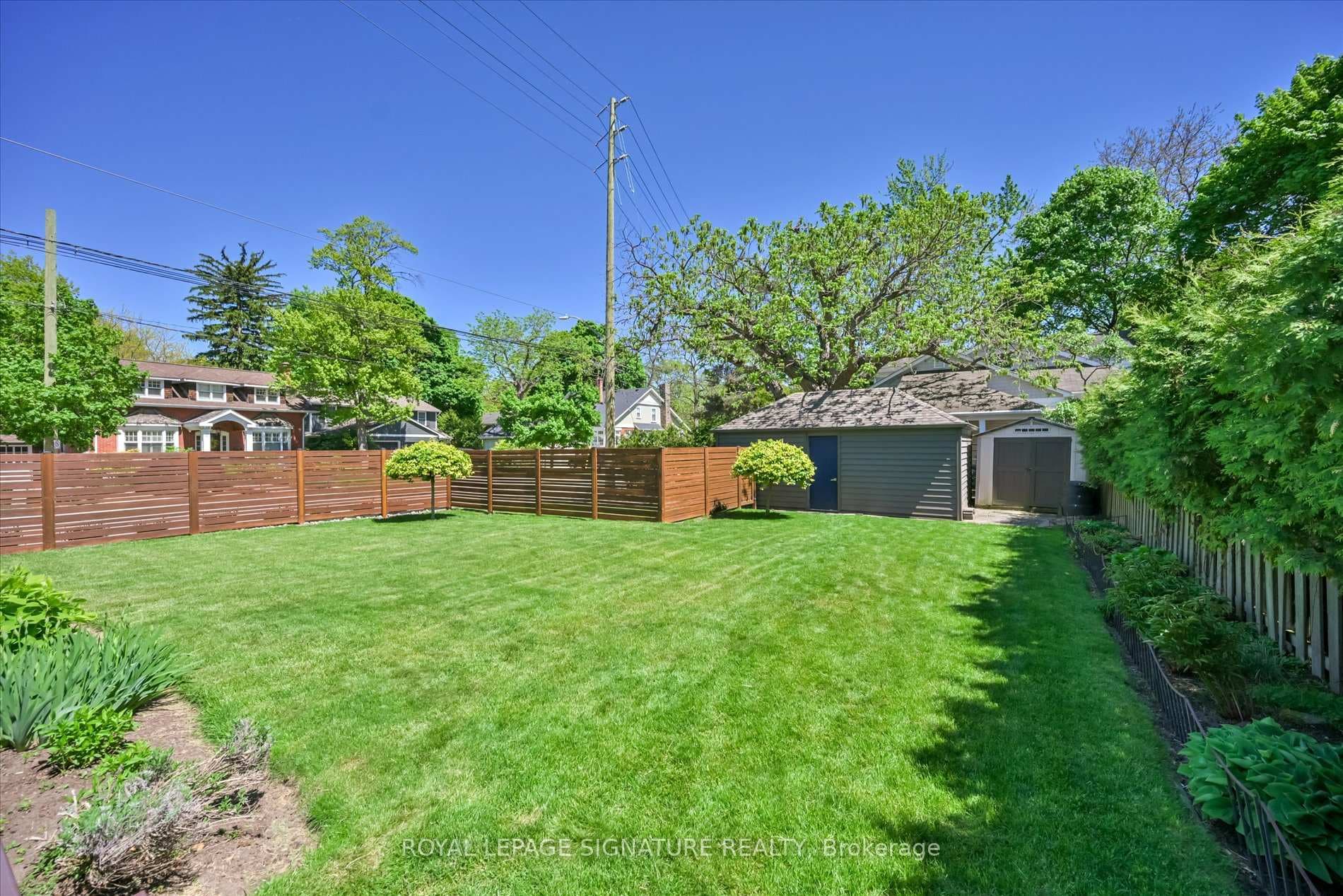 386 Allan Street photo 38