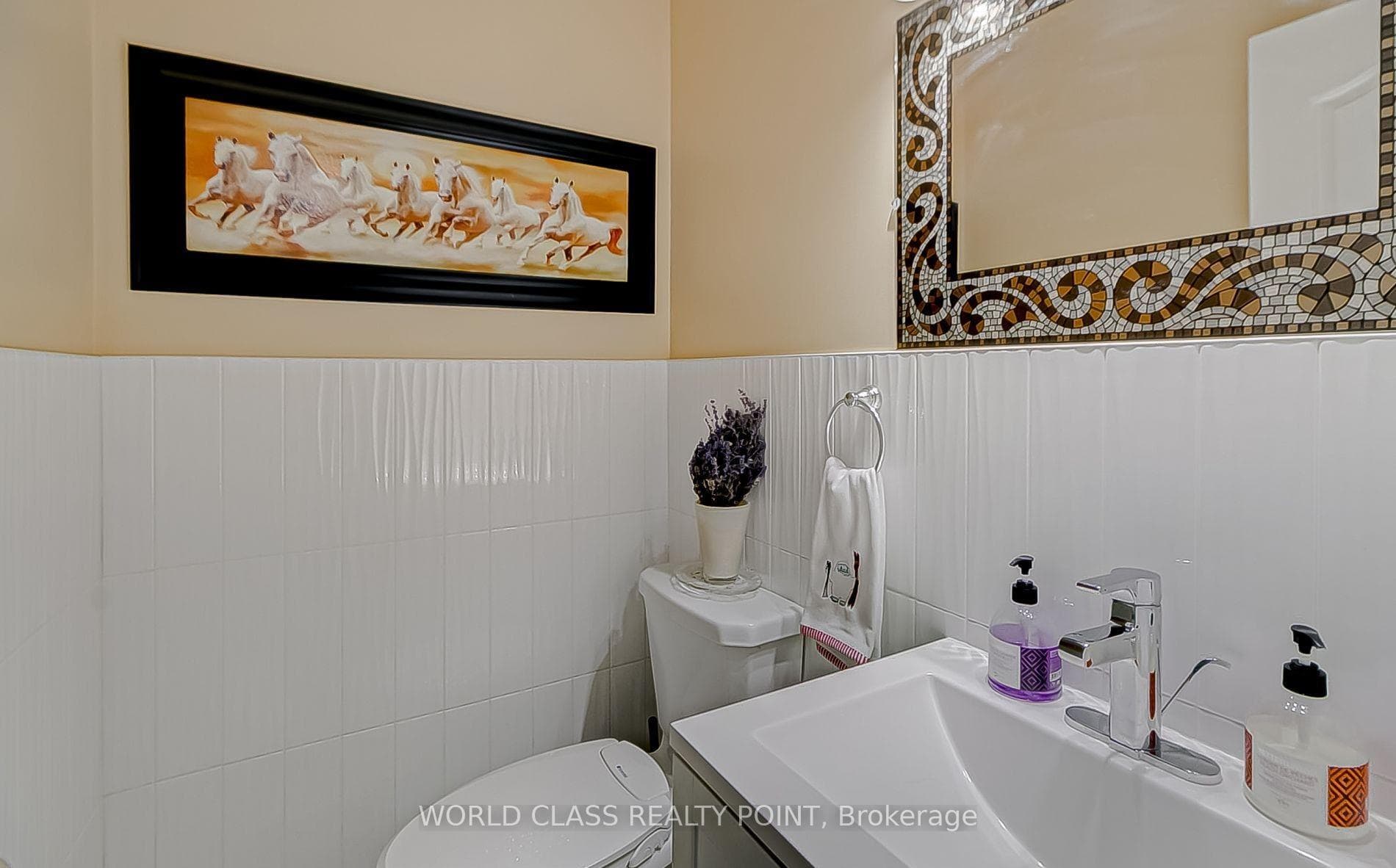471 Cobblehill Drive Unit (Upper Portion) photo 9