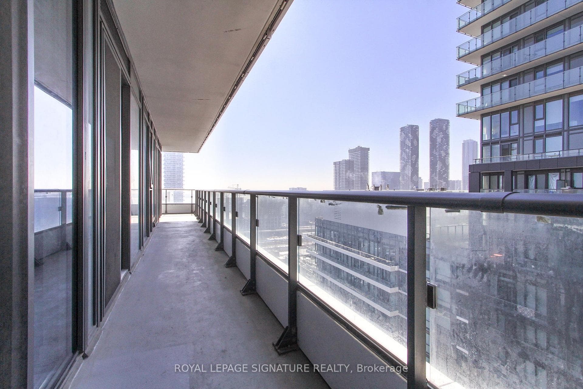 70 Princess Street Unit 2209E photo 32