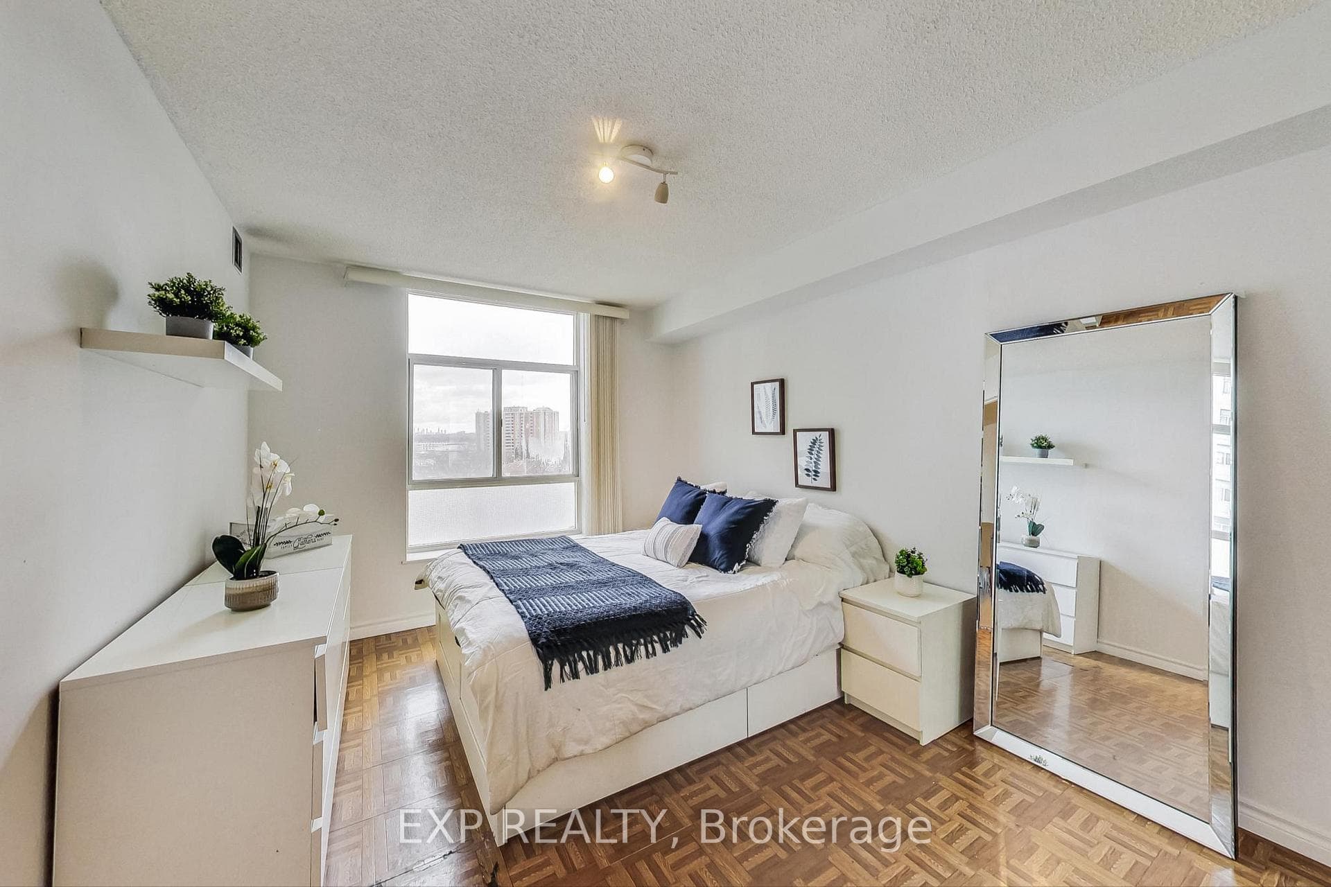 3559 Eglinton Avenue Unit 810 photo 13