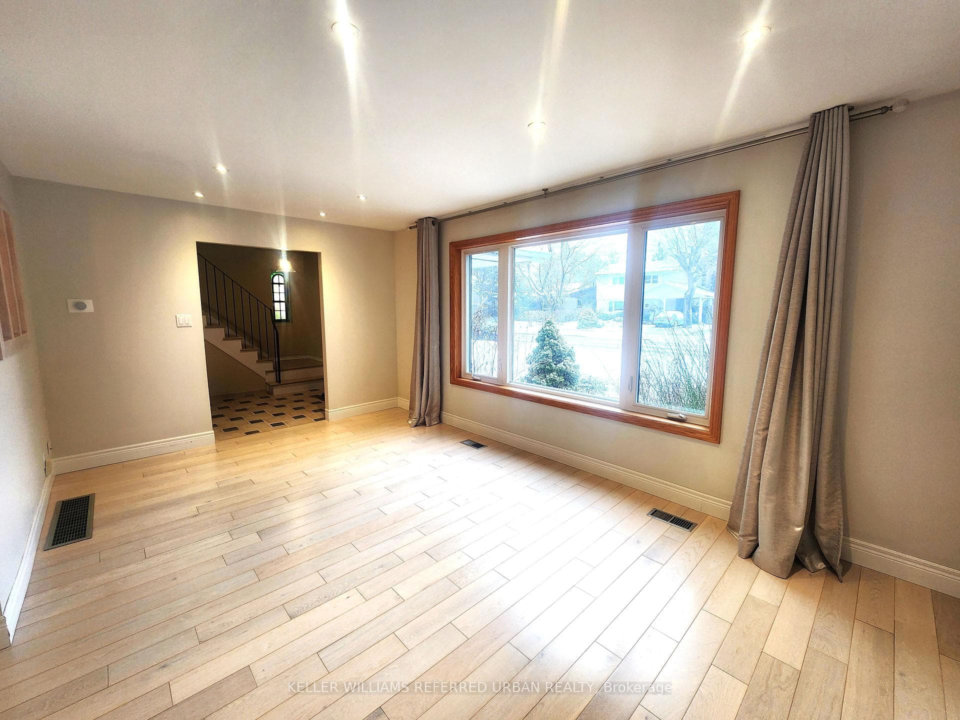29 Marowyne Drive photo 3