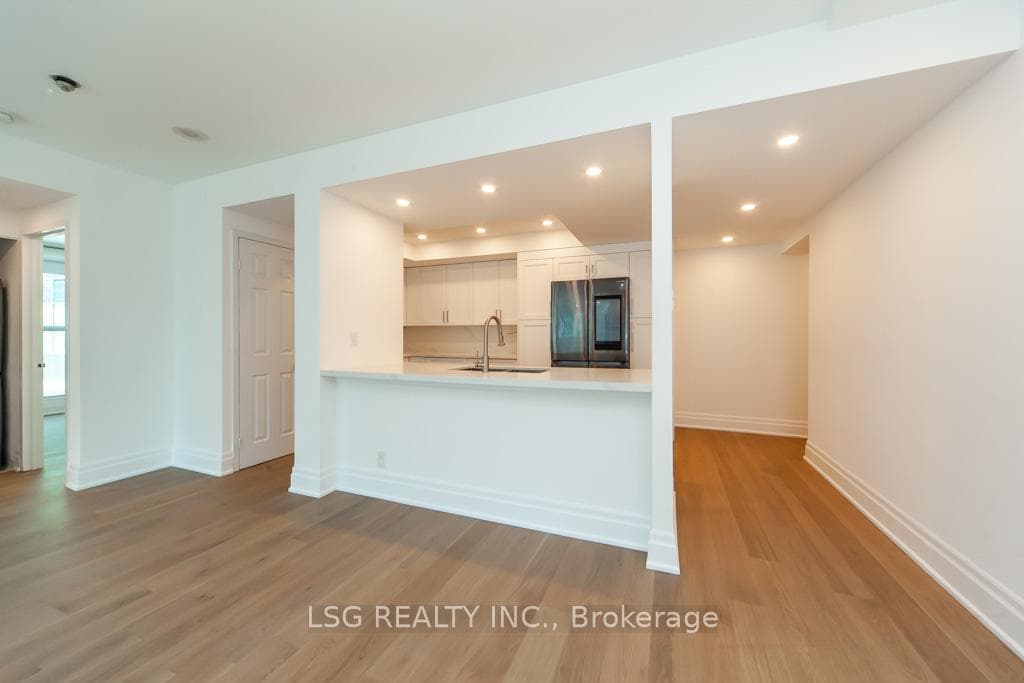 99 Harbour Square Unit 812 photo 18