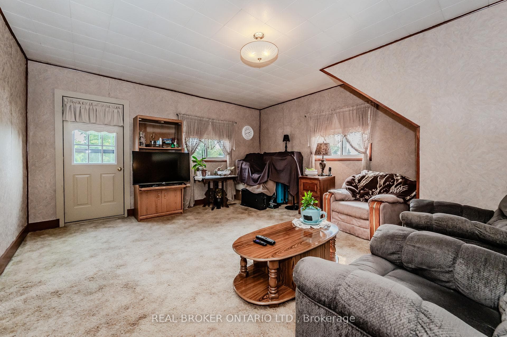 2021 William Street photo 6
