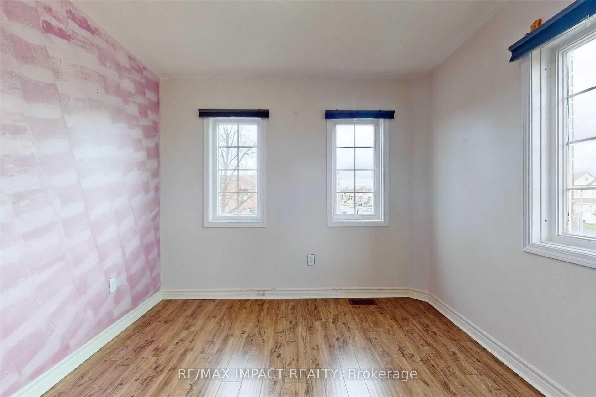 2 Macmillan Avenue photo 15
