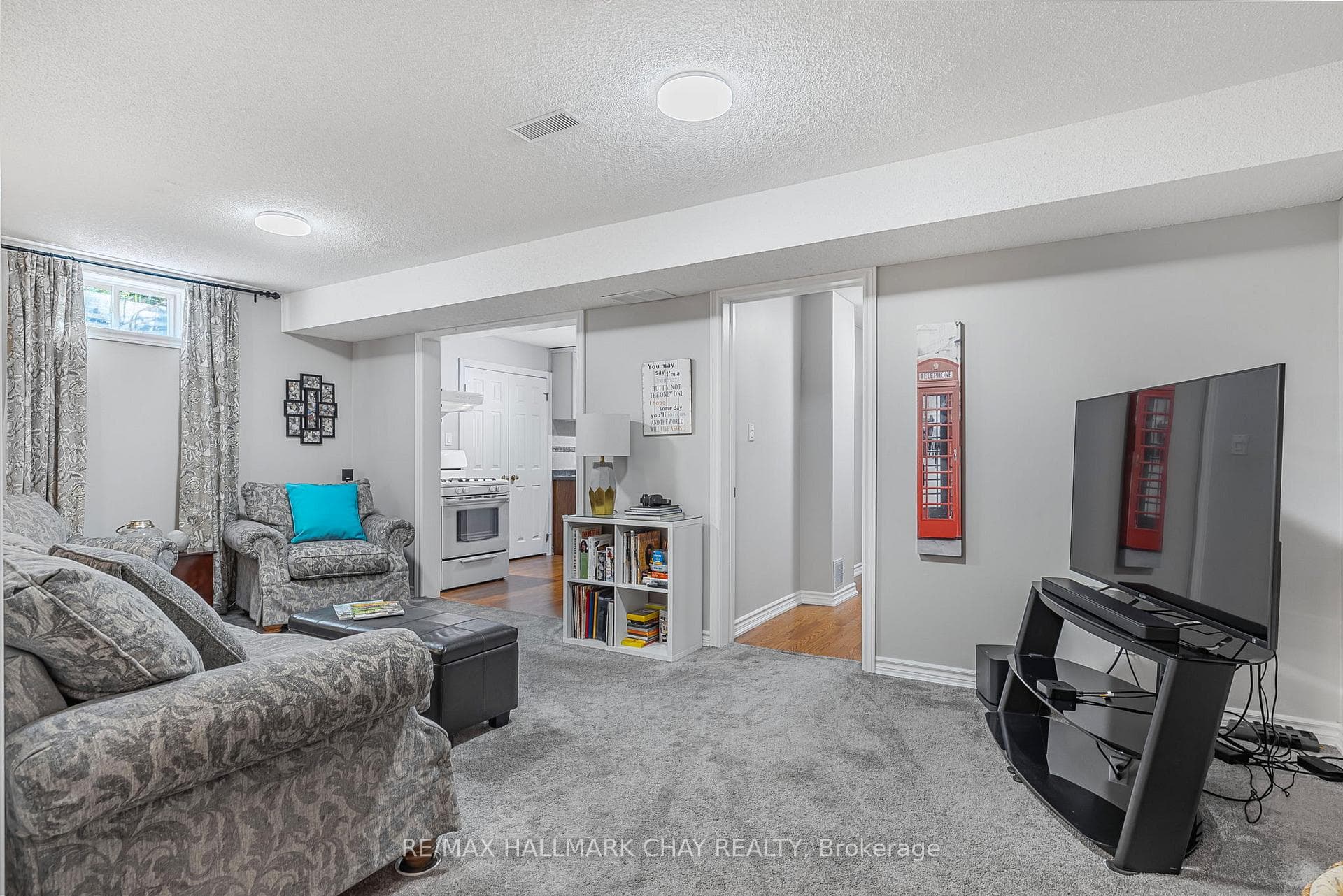 8 Dove Crescent photo 26
