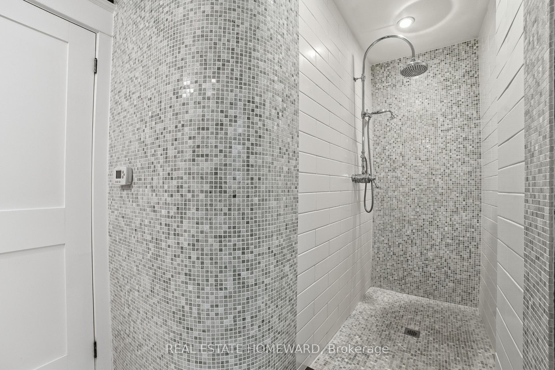 101 Bertmount Avenue photo 17