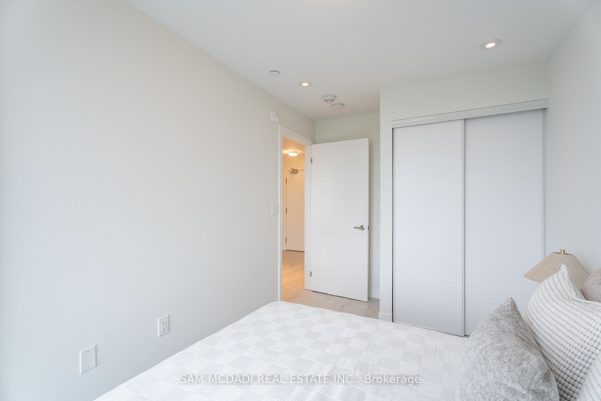3401 Ridgeway Drive Unit 416 photo 4