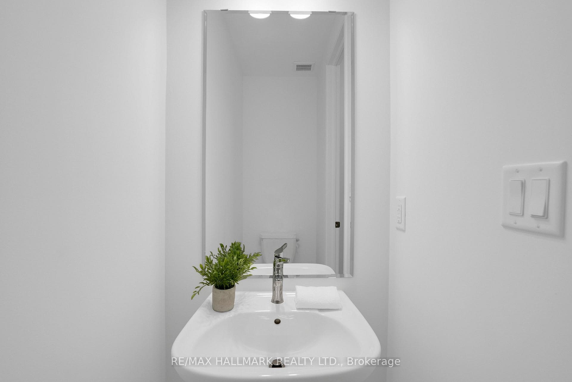 16 Foxley Heights photo 15