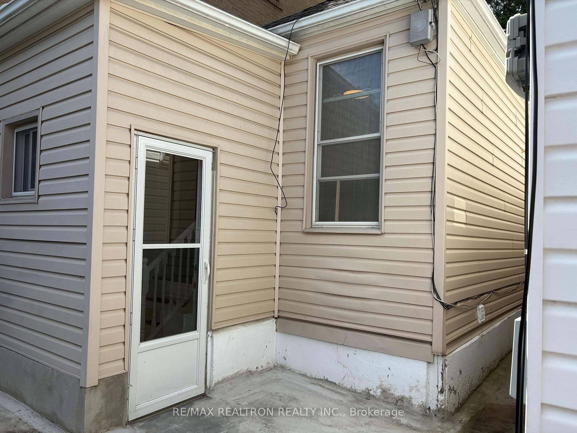 221 Winnett Avenue photo 35