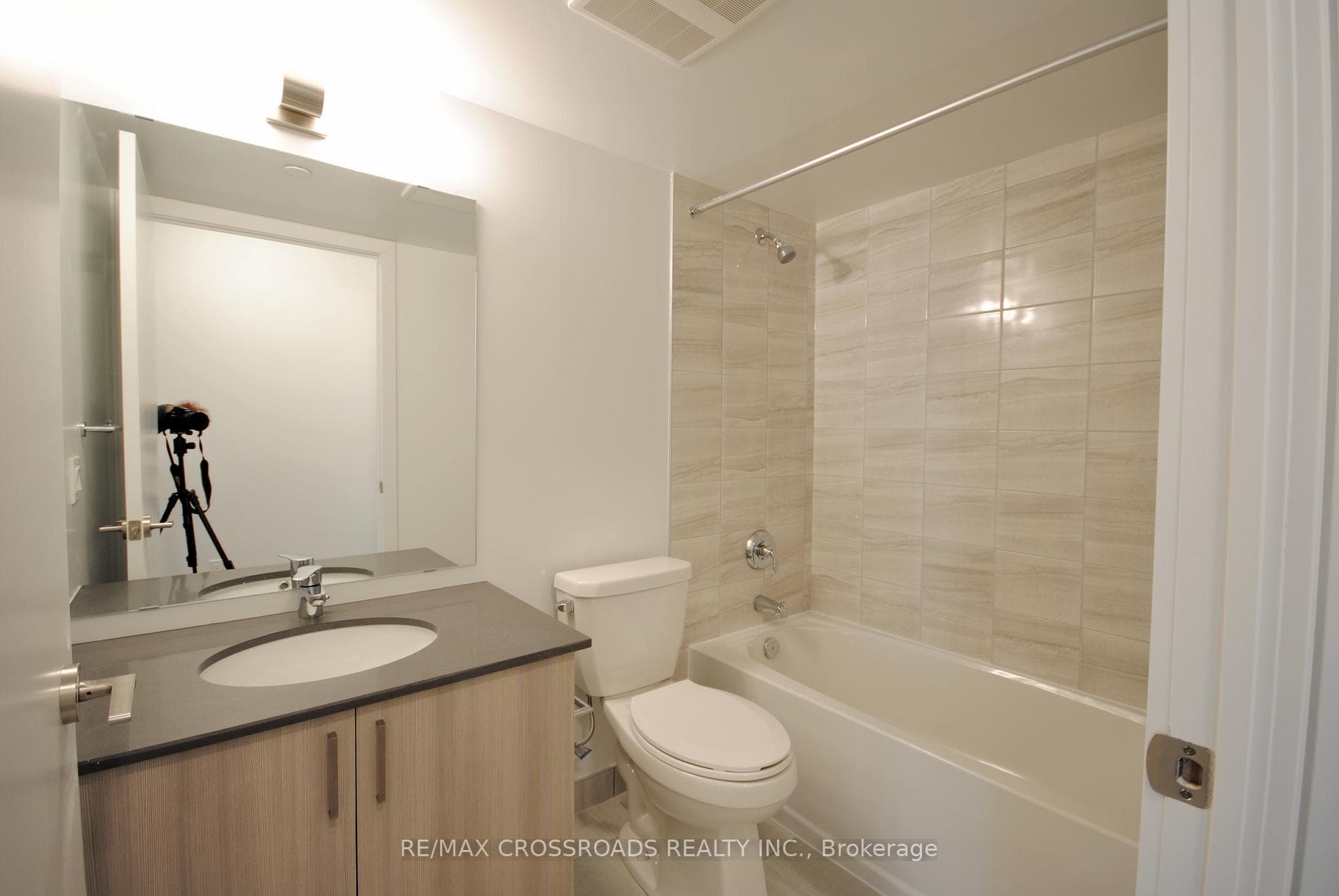 1435 Celebration Drive Unit 1406 photo 11