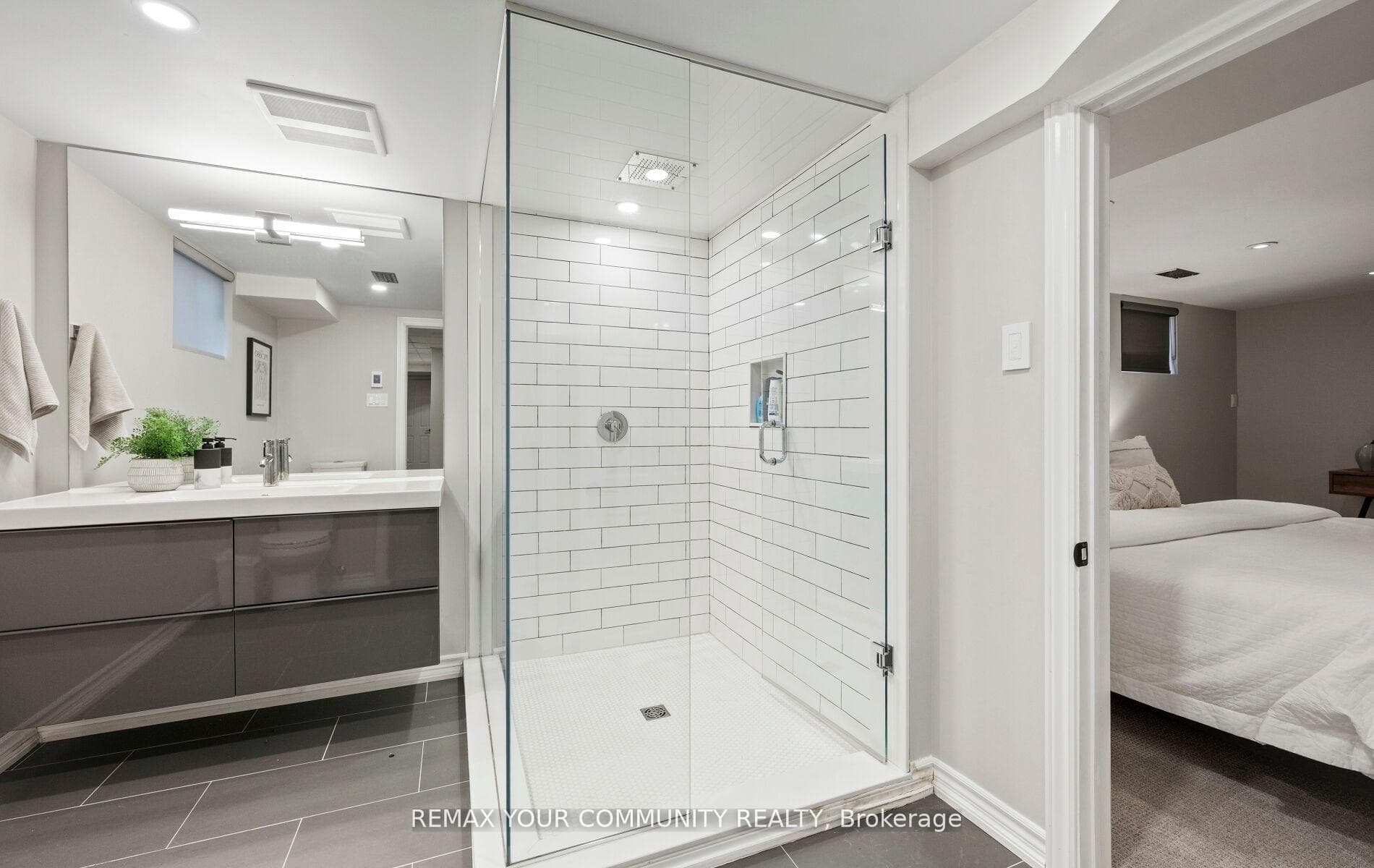 24 Hawthorne Lane photo 41