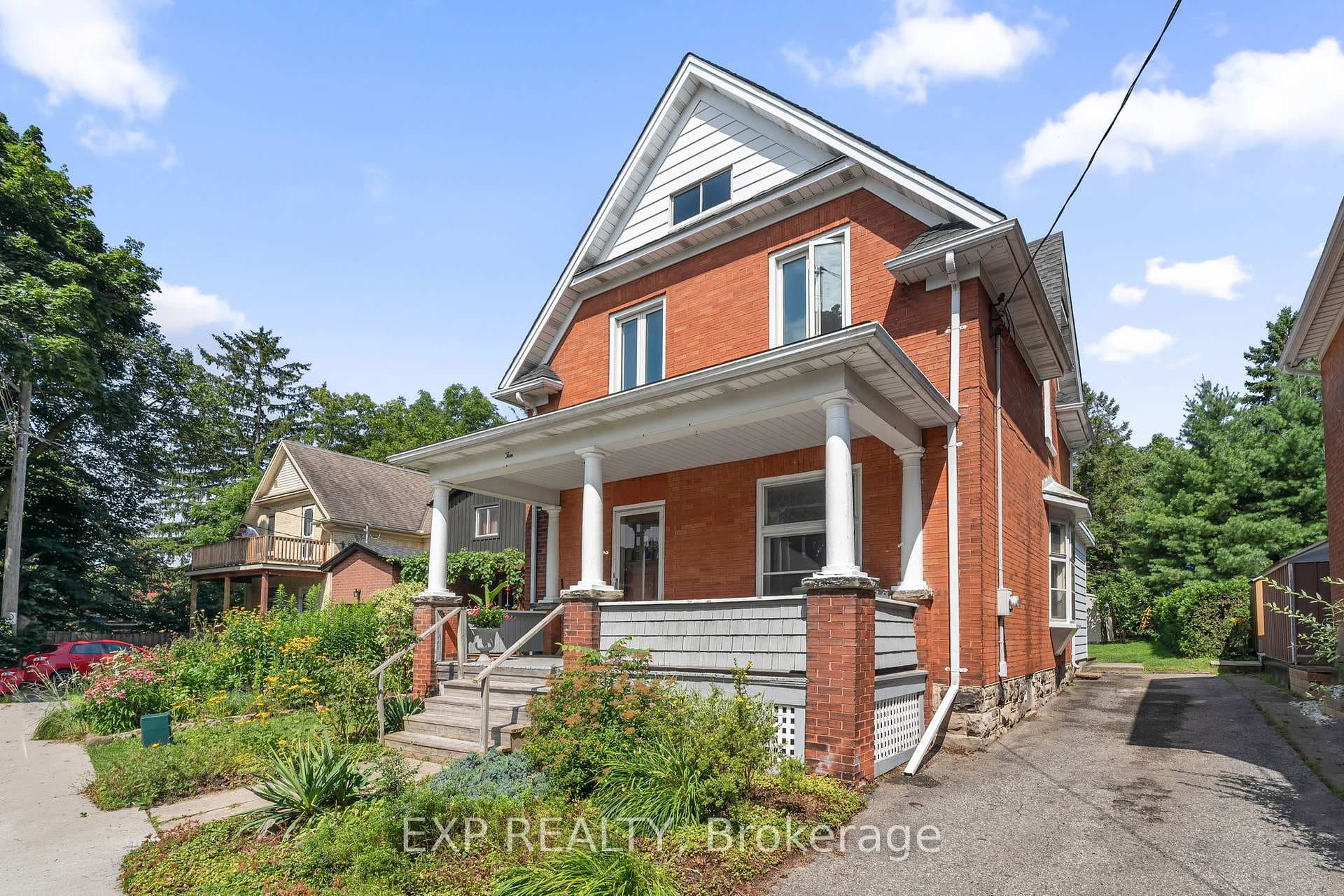Welcome To 10 Stahl Avenue!