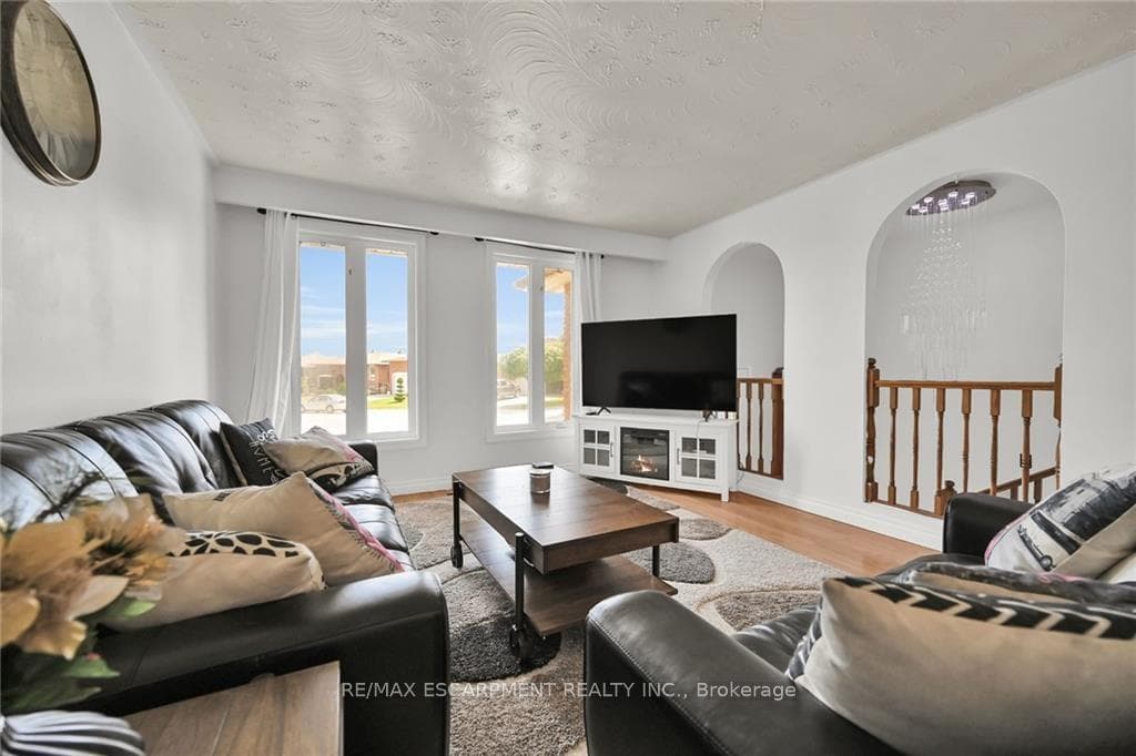 44 Tara Court photo 5