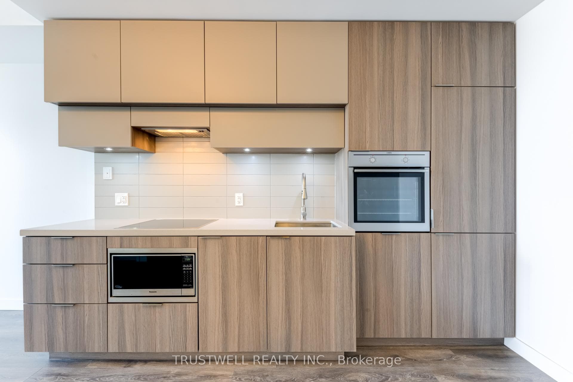 8 Eglinton Avenue Unit 2106 photo 5