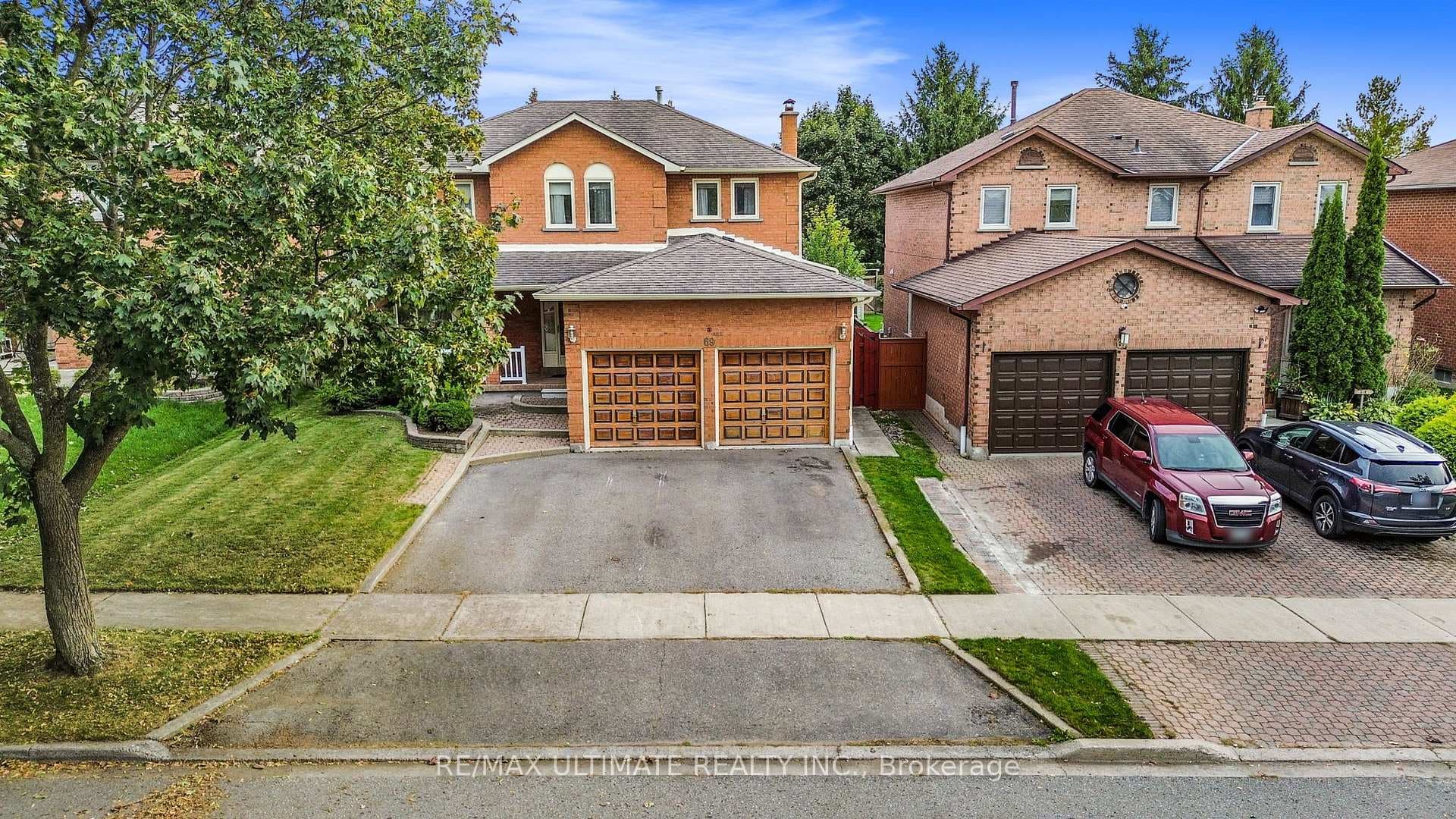69 William Stephenson Drive photo 2