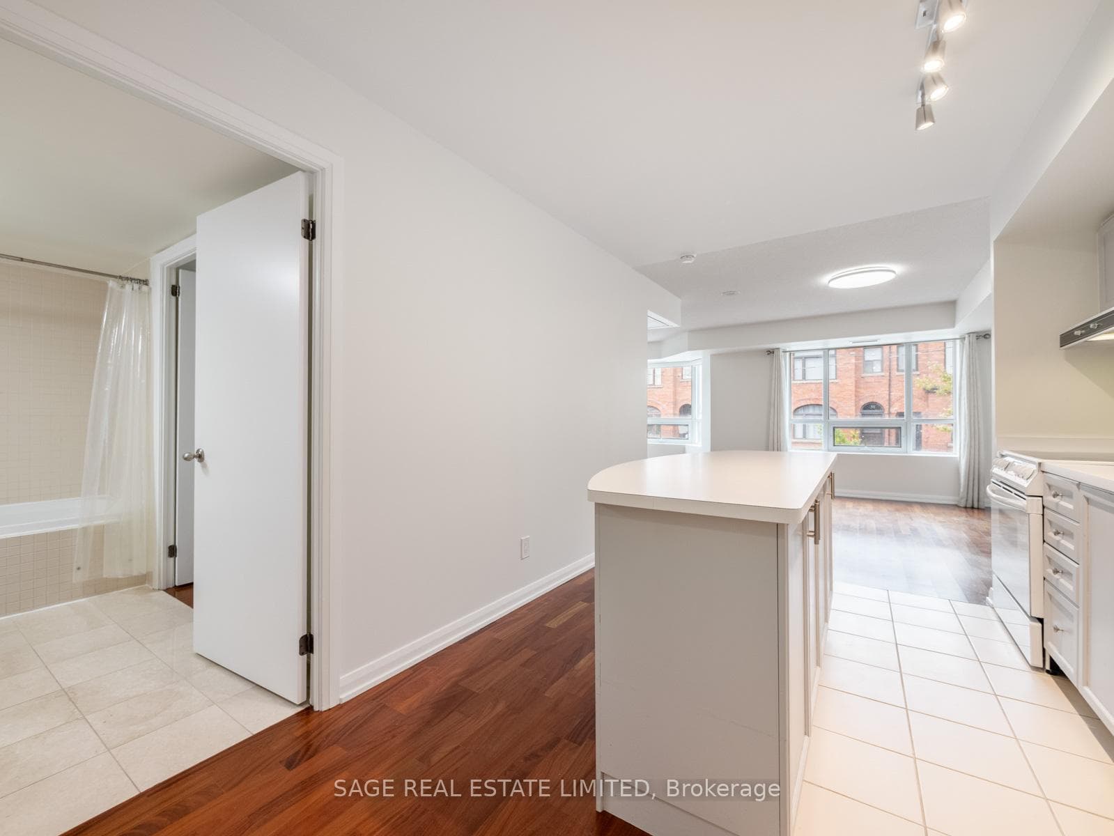 18 Beverley Street Unit 209 photo 10