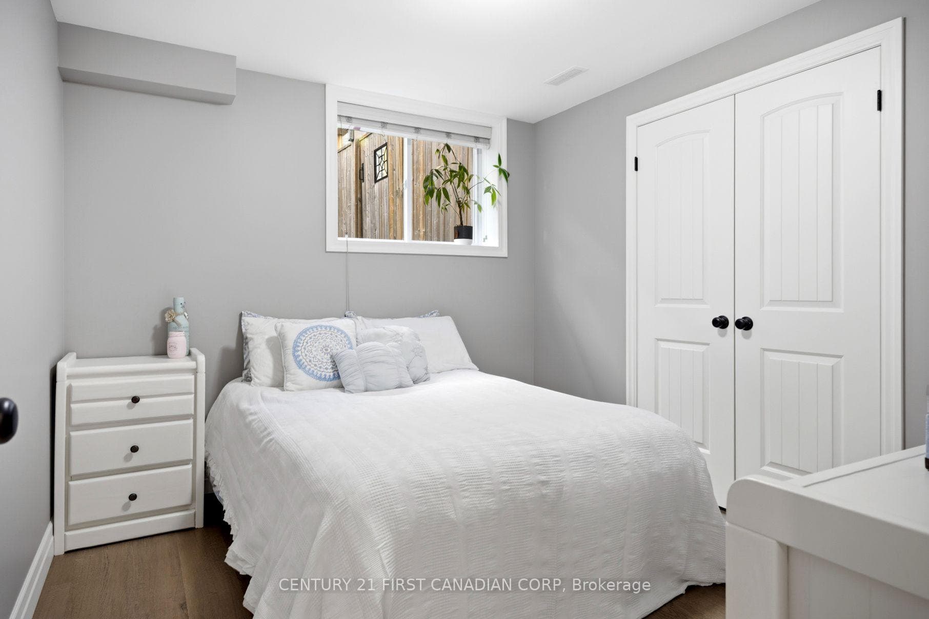 182 Gilmour Drive photo 28